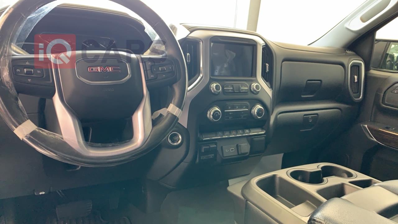 GMC Sierra
